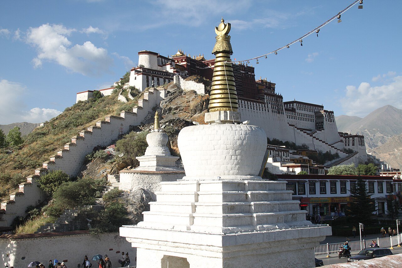 Lhasa — Gary Todd, CC0. Responsive crop.